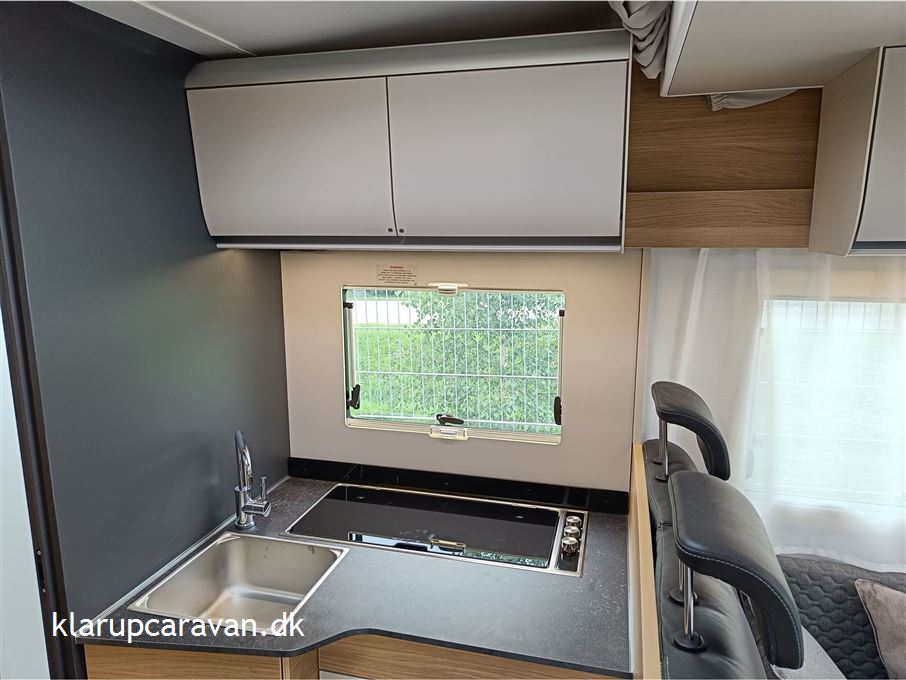 Adria Matrix Axess M670 SL